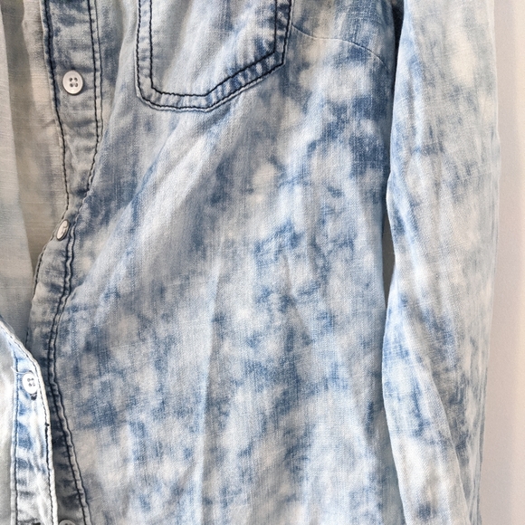 Tie-dyed Chambray button up XS - Picture 4 of 5